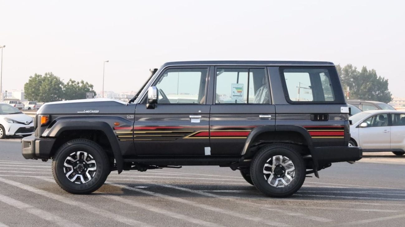 تويوتا لاند كروزر 70 Toyota Land Cruiser LC76 2.8 AT 2026