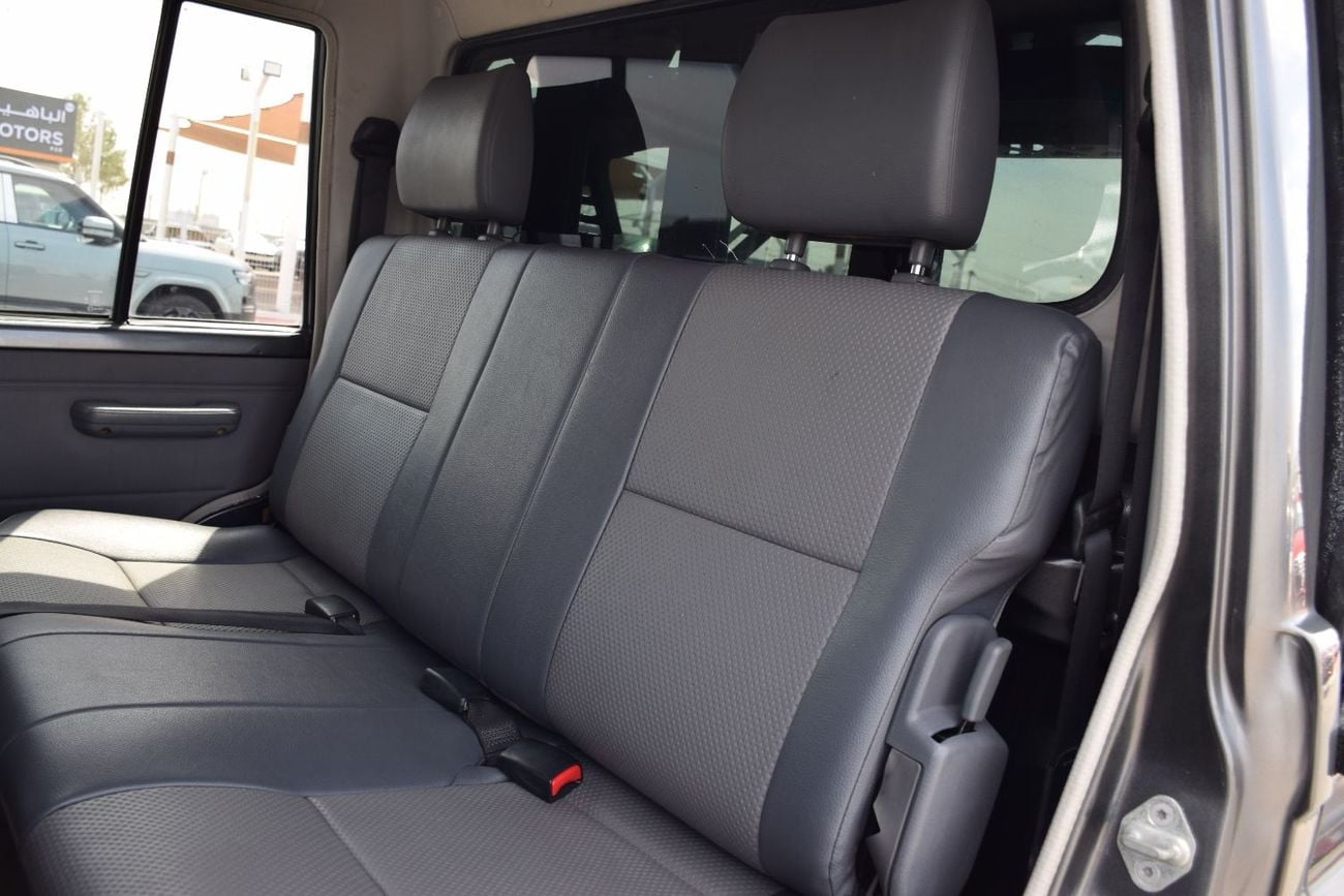 تويوتا لاند كروزر بيك آب 4.5L diesel Manual (export Only)