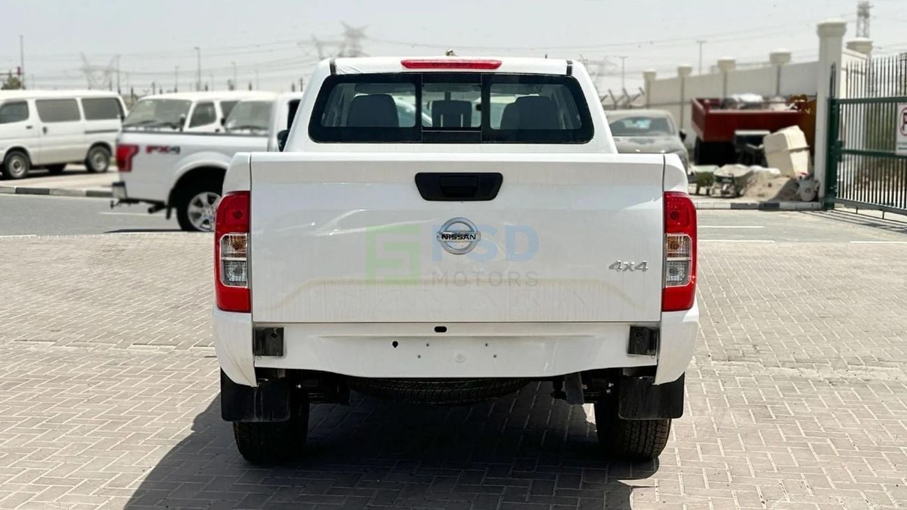 Nissan Navara Nissan Navara 2.5D XE D23 4X4 DC PLUS MT MY-2023