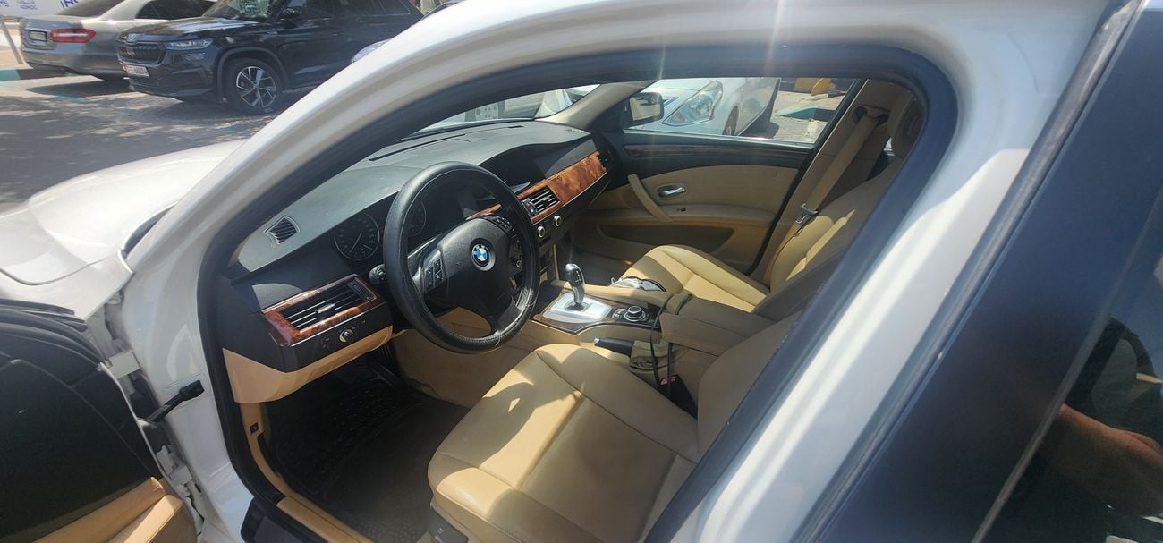 بي أم دبليو 520i 