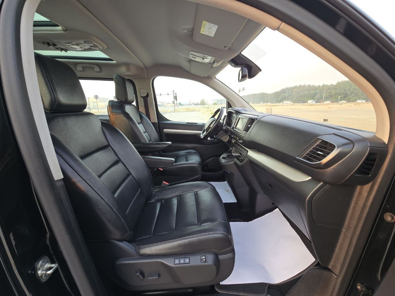 Peugeot Traveller PEUGEOT TRAVELLER VIP DIESEL 2020 2KEYS // FULL OPITION // ORGINAL PAINT