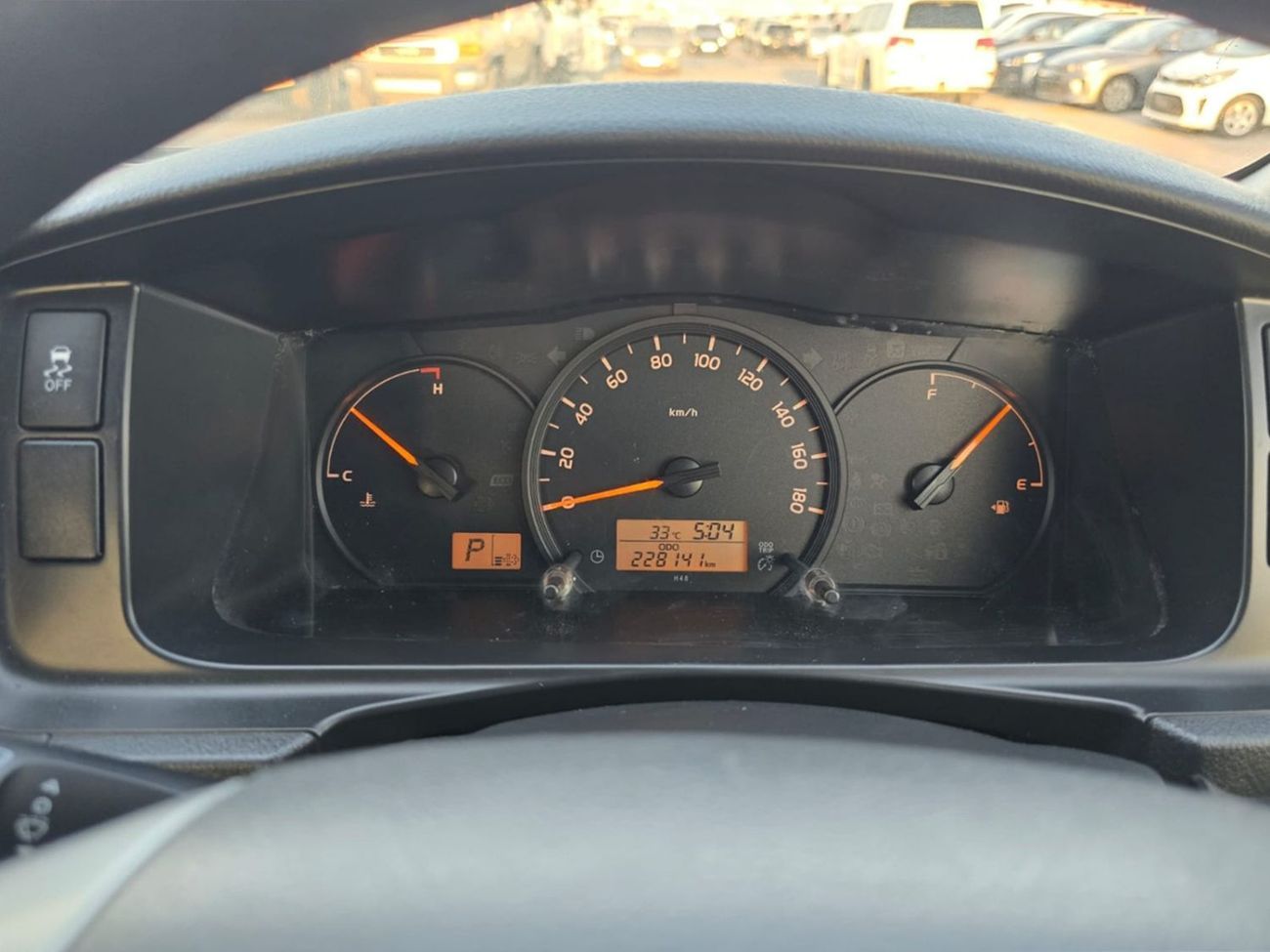 تويوتا هاياس TOYOTA HIACE COMMUTER VAN RHD 2018 MODEL 3.0 L DIESEL AUTOMATIC(PM22105)