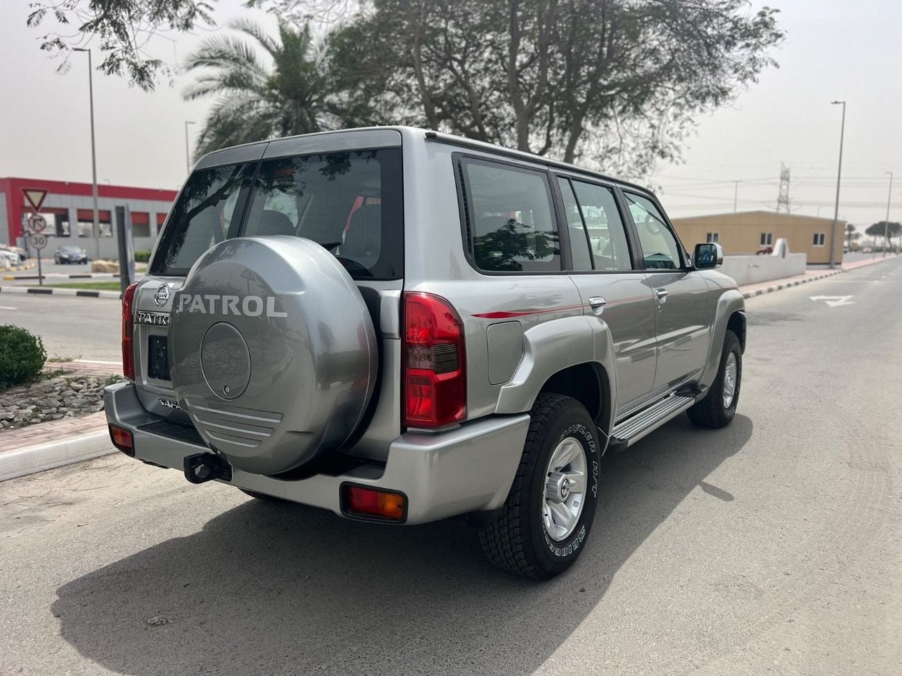 Nissan Patrol Safari Safari 4.8L M/T