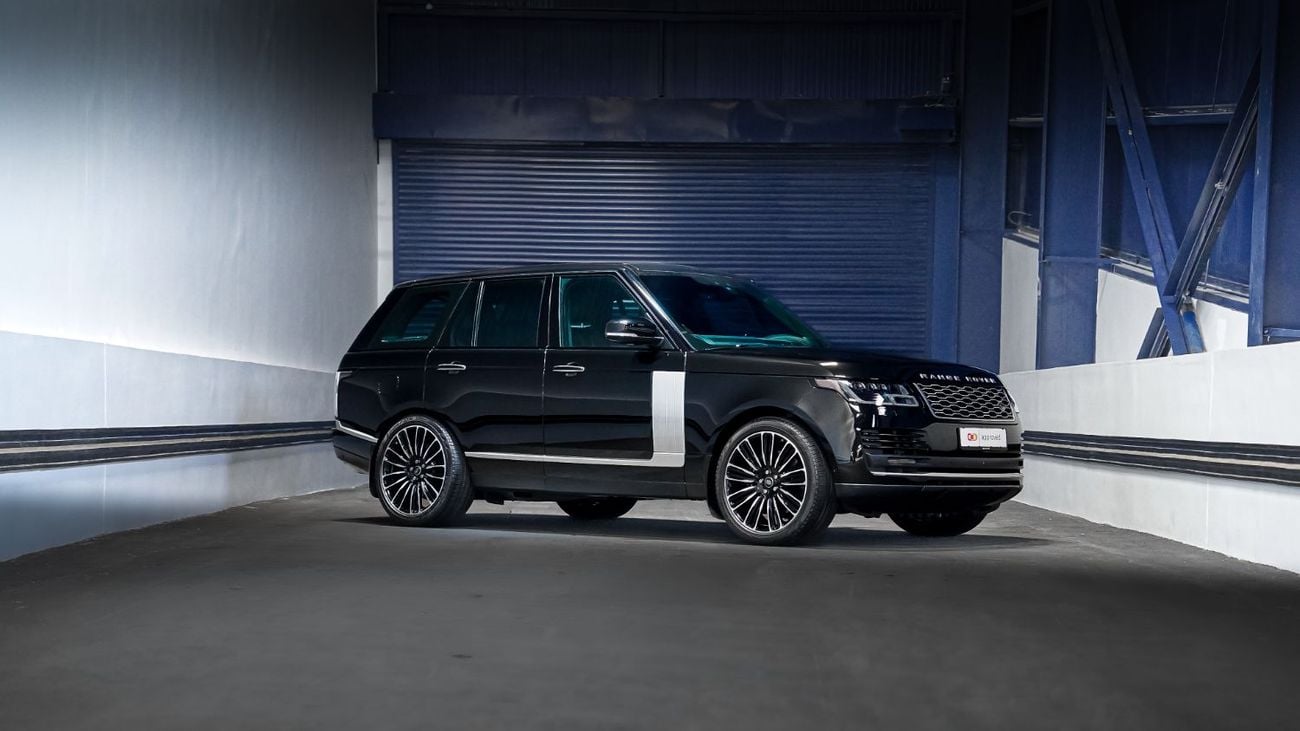 Land Rover Range Rover Vogue SE 5.0L UAE's Very Best Example | 2 Years Free Servicing | AED 4,460 Per Month