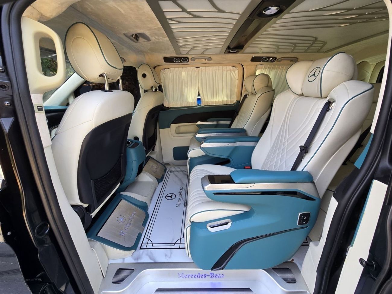 Mercedes-Benz V 250 Std 2.1L MERCECES V-250 2017 GCC VIP SEATS // PERFECT CONDITION
