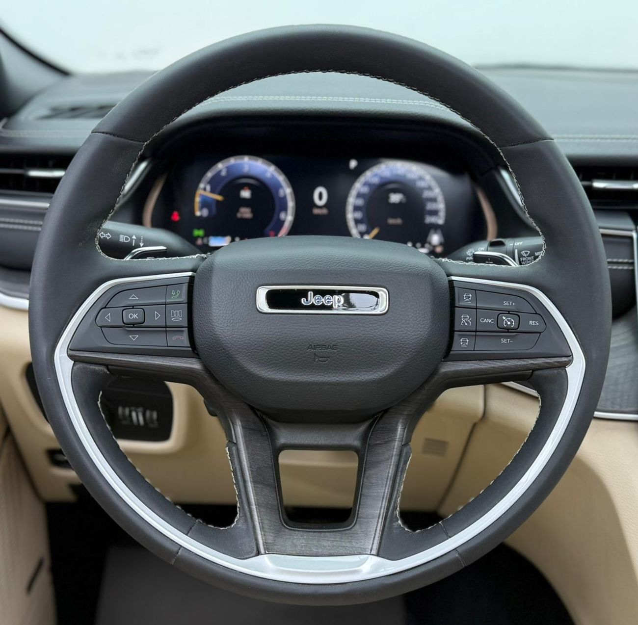 Jeep Grand Cherokee Limited 3.6L 2023 Jeep Grand Cherokee Limited Plus, 2028 Jeep Warranty, Low Km, Excellent Condition,