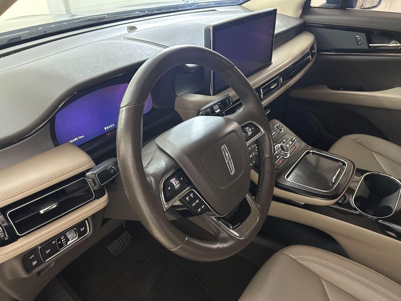 لينكولن ناوتيلوس BASE NAU123 / AL TAYER MOTOS / AL QOUZ SHOWROOM