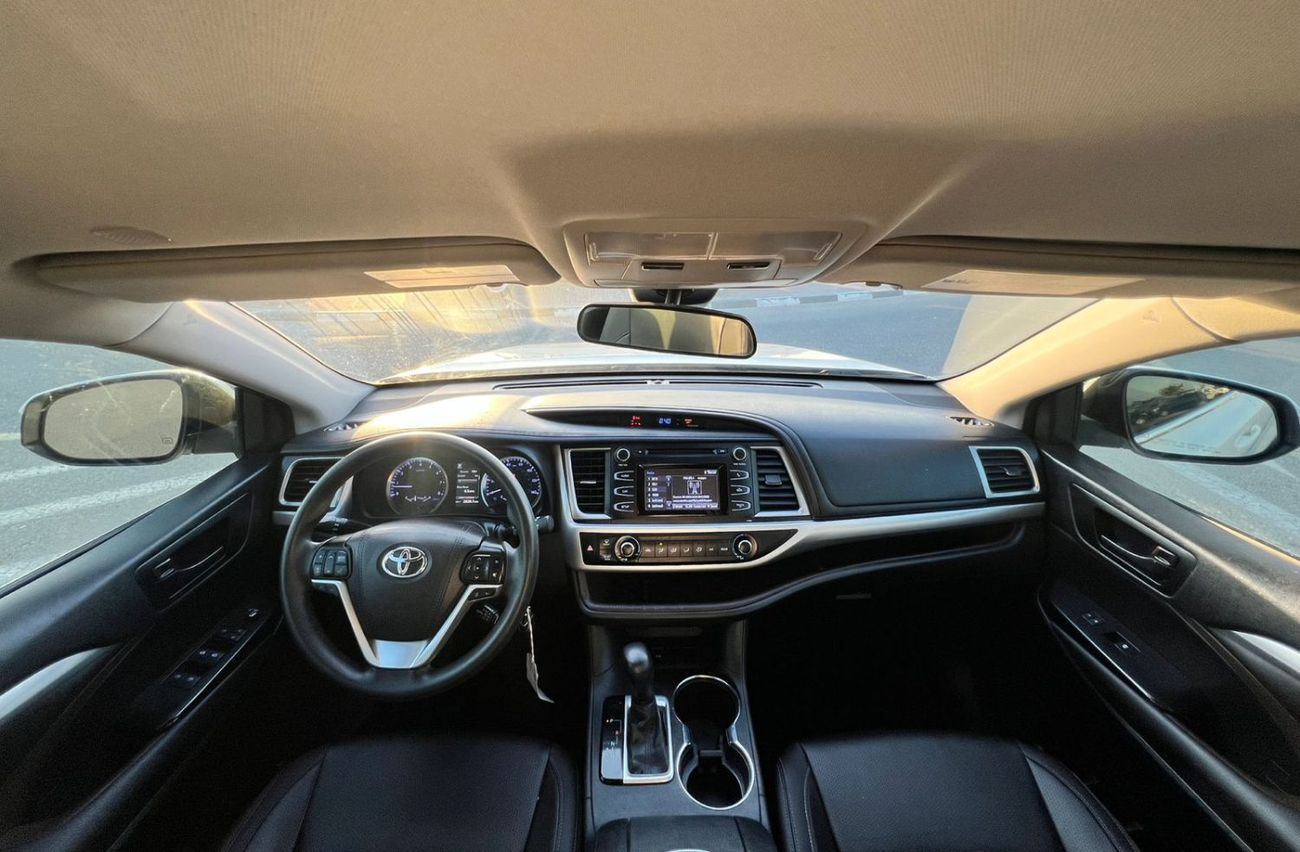 تويوتا هايلاندر 2019 Toyota Highlander MidOption - 2.7L V4 - Rear Camera - 7 Leather Seat