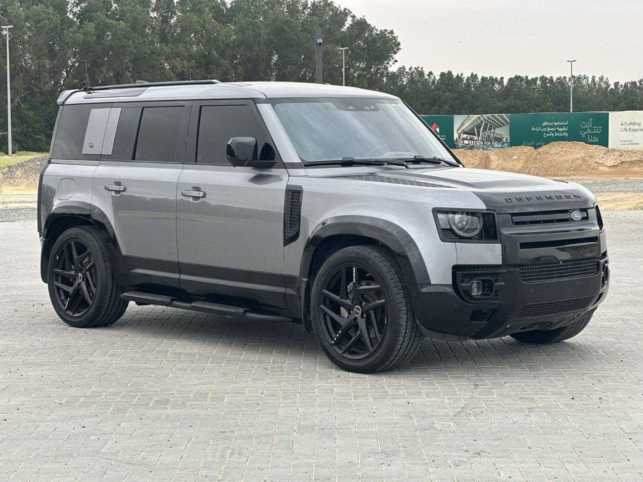 Land Rover Defender P400 110 HSE 3.0L (5 Seater)