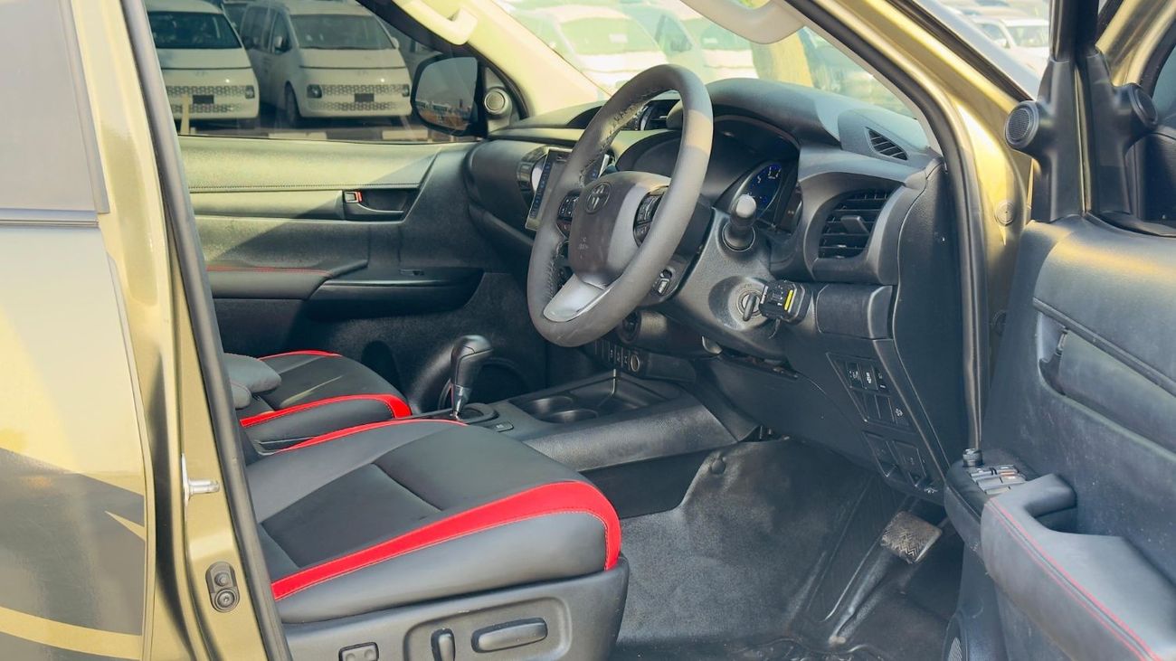 Toyota Hilux MODIFIED TO ROCCO | 2.8L DIESEL ENGINE | BOOT COVER | RHD