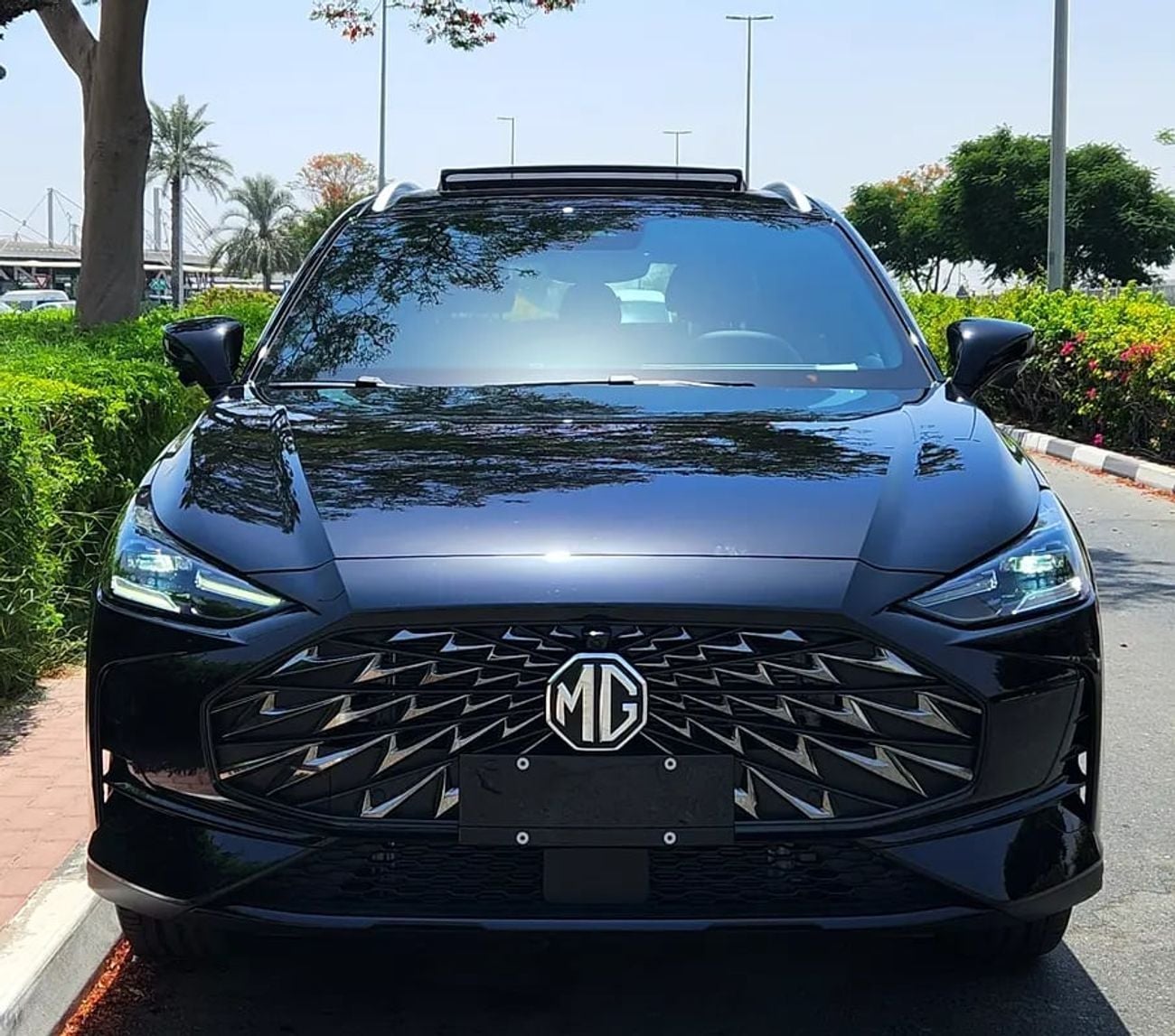 MG One LUX GCC Specs - - Brand