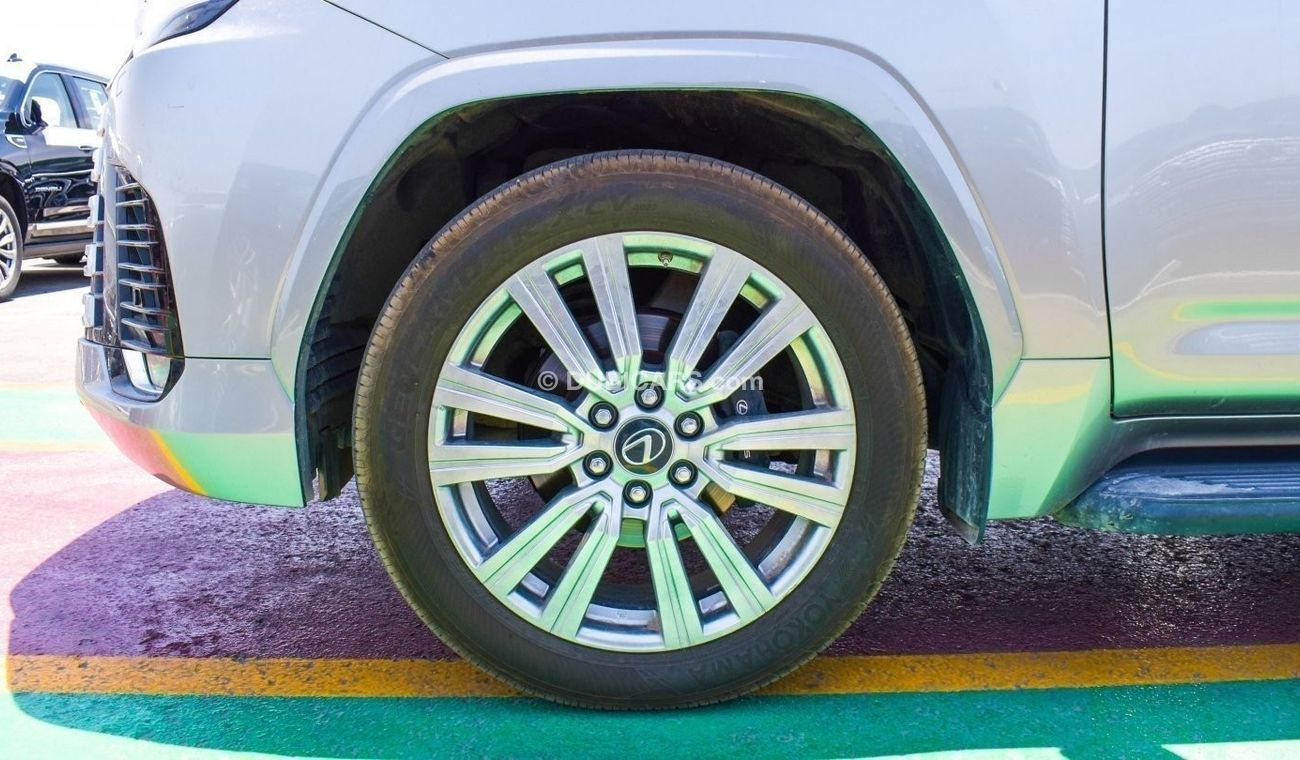 Lexus LX 600 3.5L  VIP  4 Seater