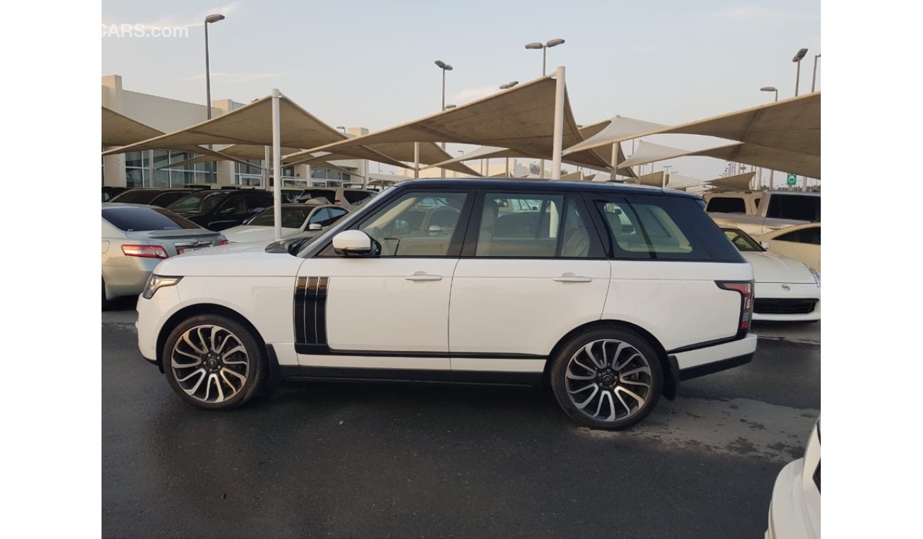 Land Rover Range Rover Vogue SE Supercharged Rang Rover super charge model 2014 GCC  car prefect condition full service