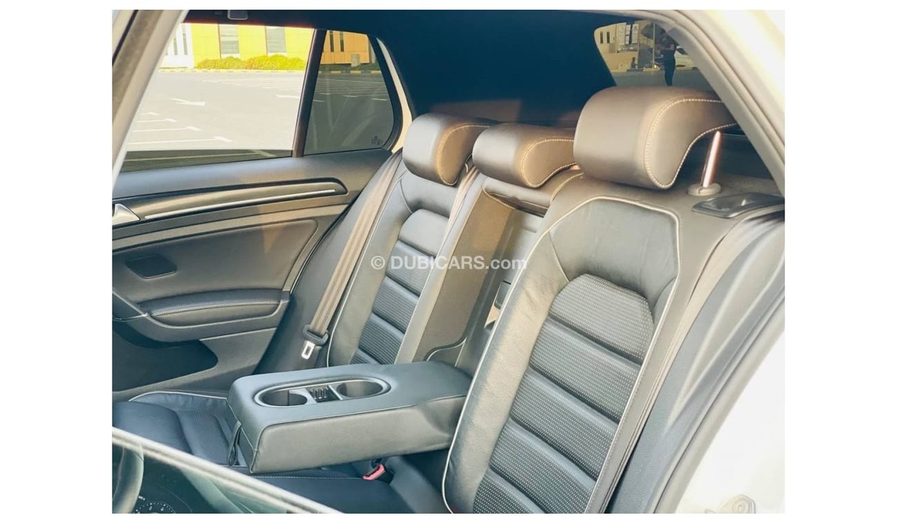 فولكس واجن جولف VOLKSWAGEN GOLF R MODEL 2018 GCC SPACE FREE PAINT FREE ACCEDENT