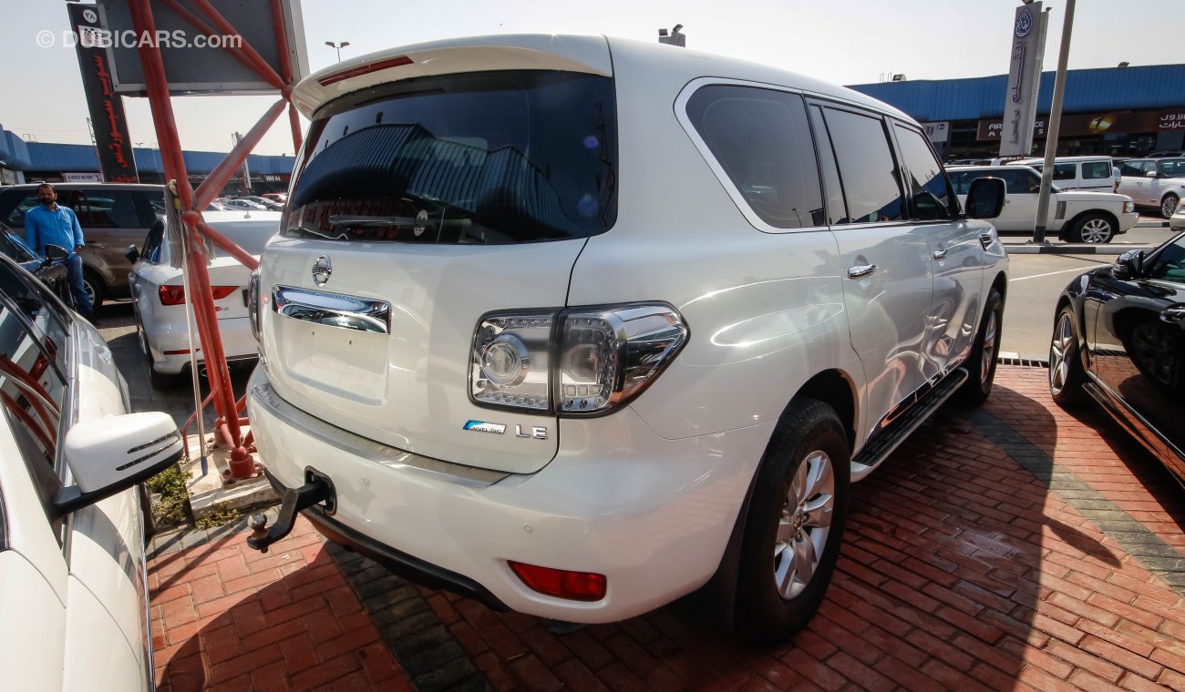 Nissan Patrol SE with LE badge