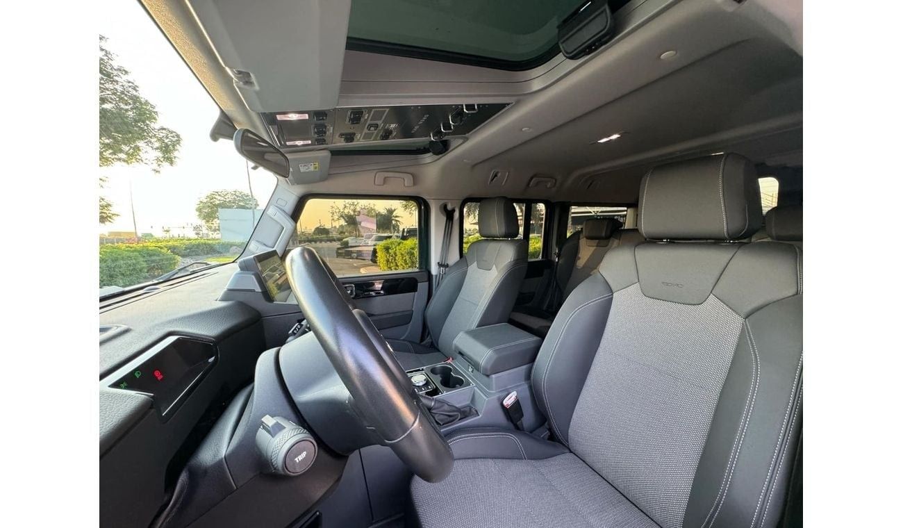 إينيوس غرينادير QuarterMaster