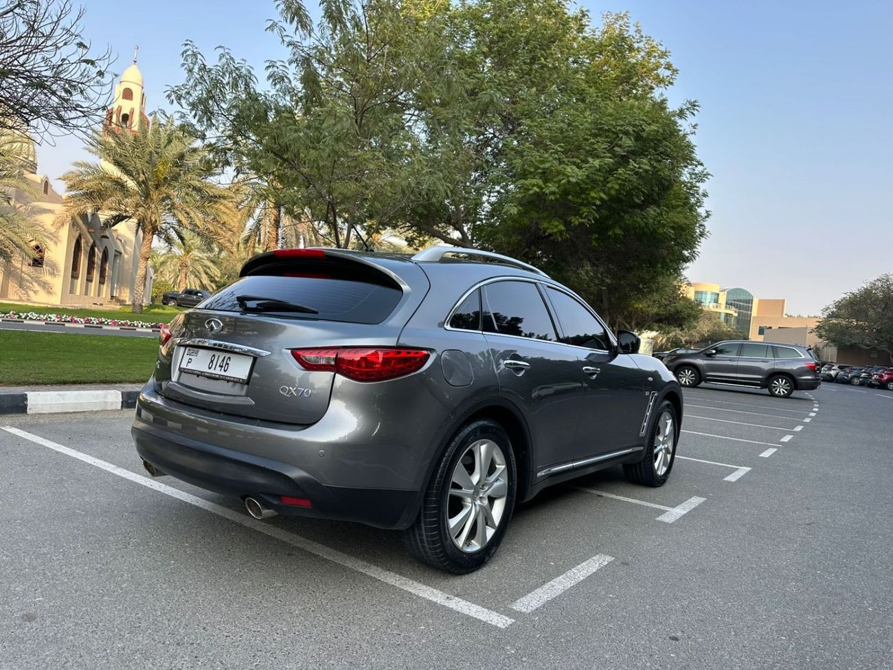 إنفينيتي QX70