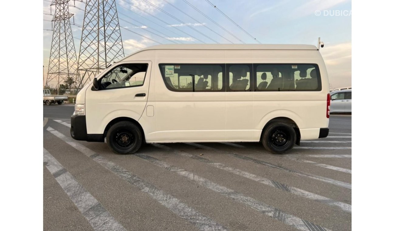 Toyota Hiace 2018 Toyota Hiace Highroof 12+ Seats / Manual and Al futtaim