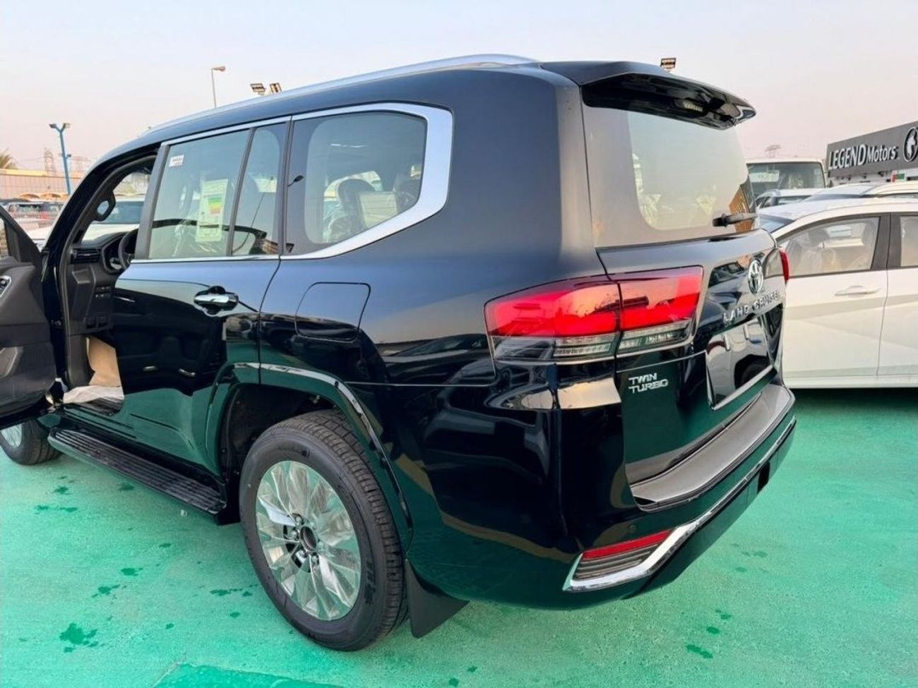 تويوتا لاند كروزر 2026 TOYOTA LAND CRUISER 3500cc VXR Twin Turbo FULL OPTION Petrol Automatic Zero KM