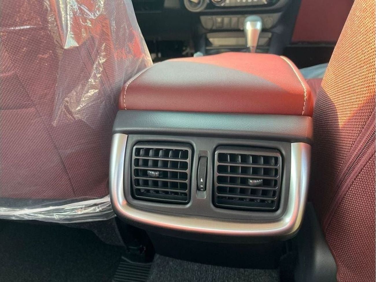 Toyota Hilux TOYOTA HILUX 2.7 AT FULL OPTION WITHOUT PUSH START WHITE 2025