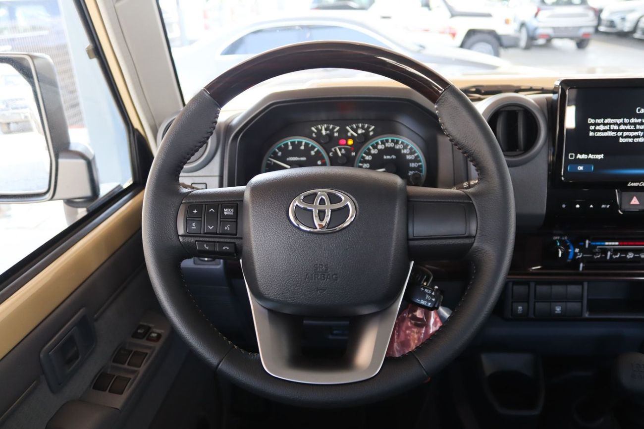 Toyota Land Cruiser GRJ 76 4.0 V6 M/T