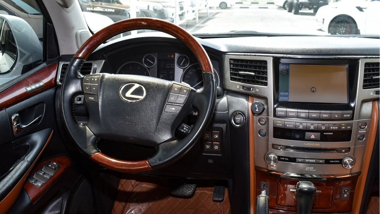 Lexus LX 570 S