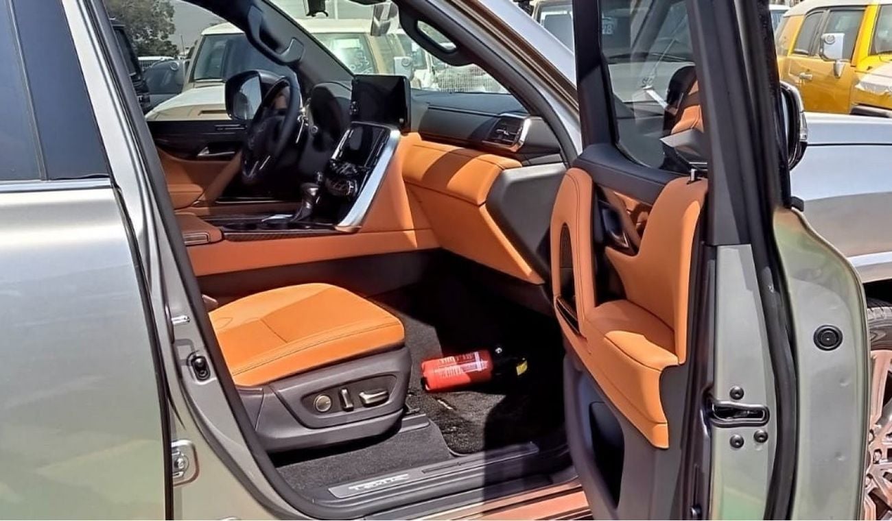 لكزس LX 600 VIP LEXUS LX 600 VIP LAUNCH EDITION