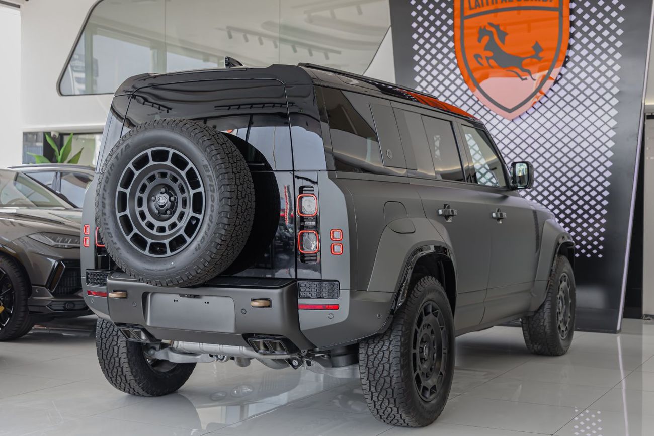 Land Rover Defender 110 P635 OCTA V8 Land Rover Defender 110 OCTA V8 | EVO Carbon Interior and Exterior | 2025