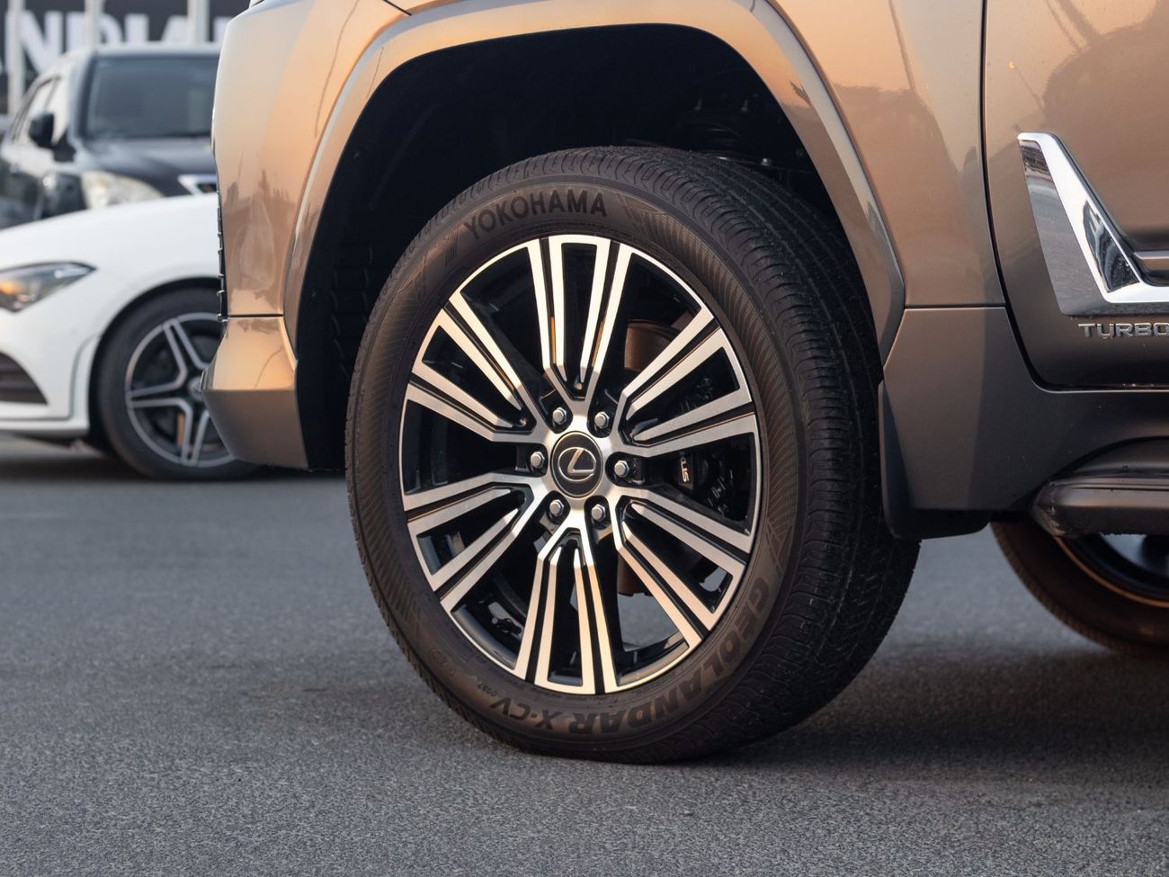 Lexus LX 600 EXPORT ONLY - Turbo Sport 3.5L Twin-Turbocharged