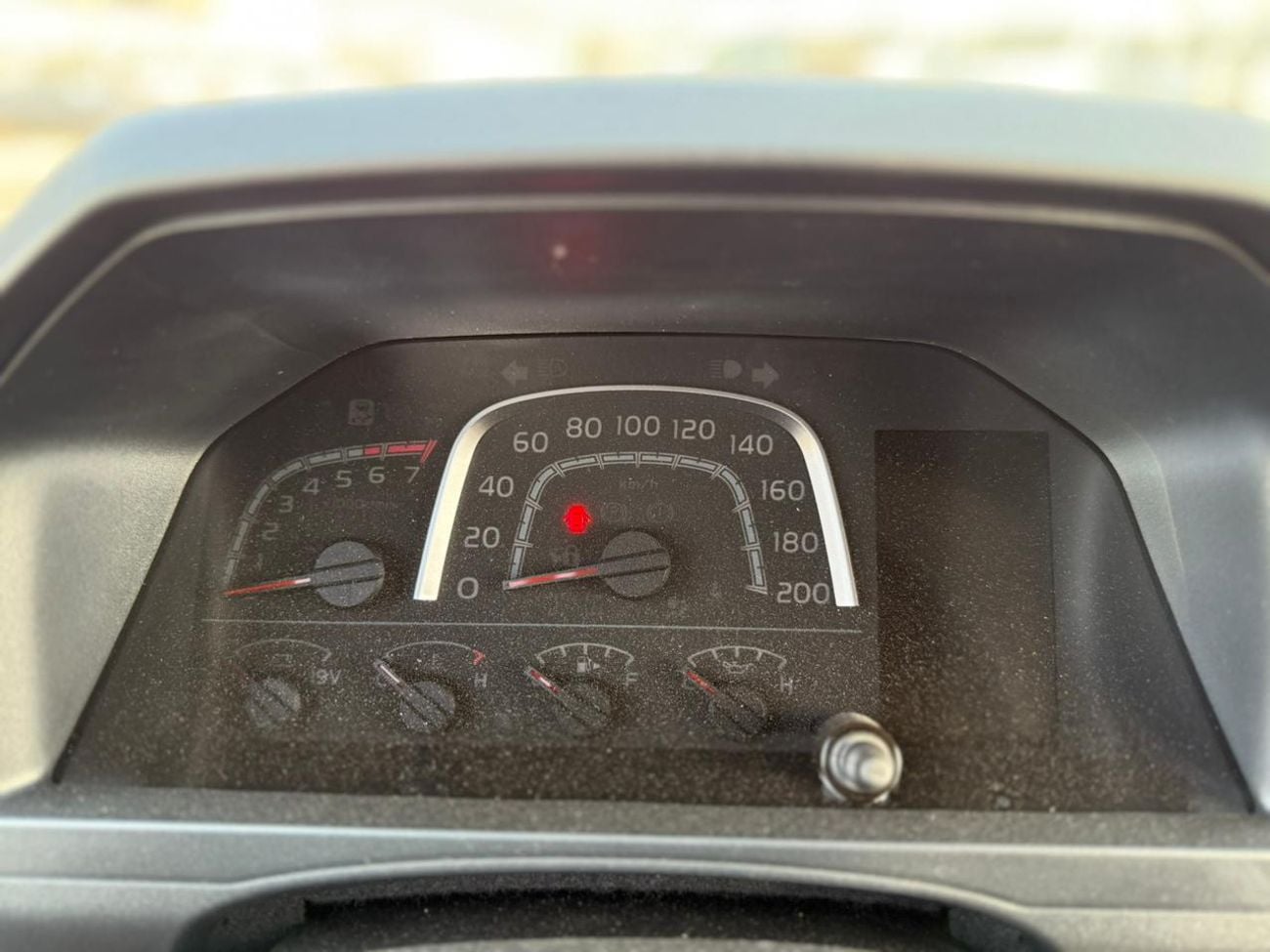 Toyota Land Cruiser 70 HT VXR 4.0L LC76 5 DOORS