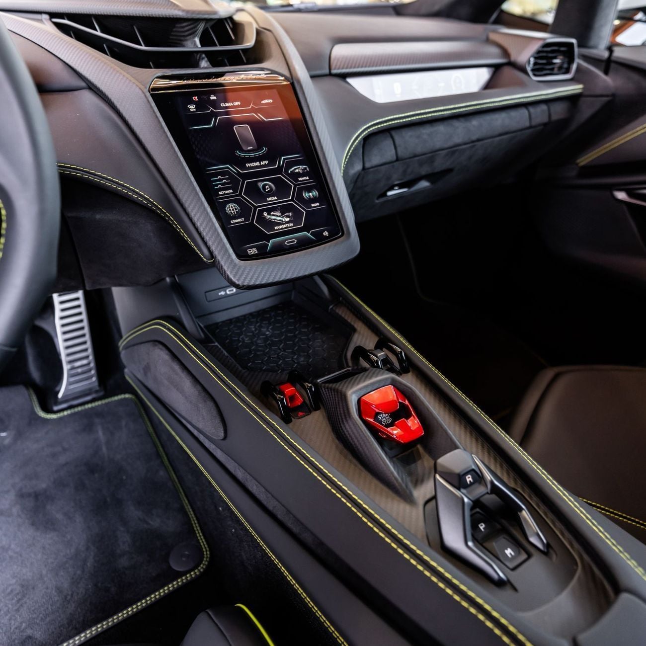 لامبورغيني ريفويلتو SPORTIVA 2024 LAMBORGHINI REVUELTO BRAND NEW ( FREE SERVICE CONTRACT )