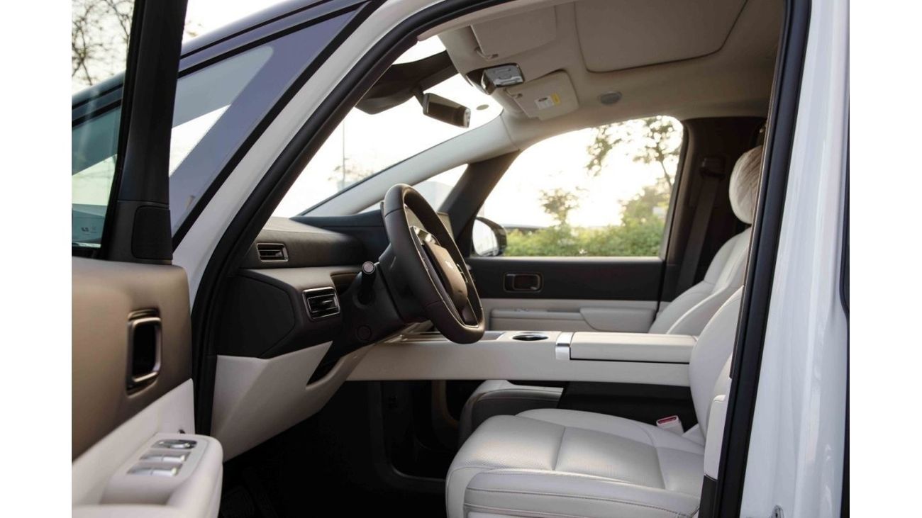 Li Auto Mega 2024 Lixiang Mega Ultra Version - White	inside White | Export Only