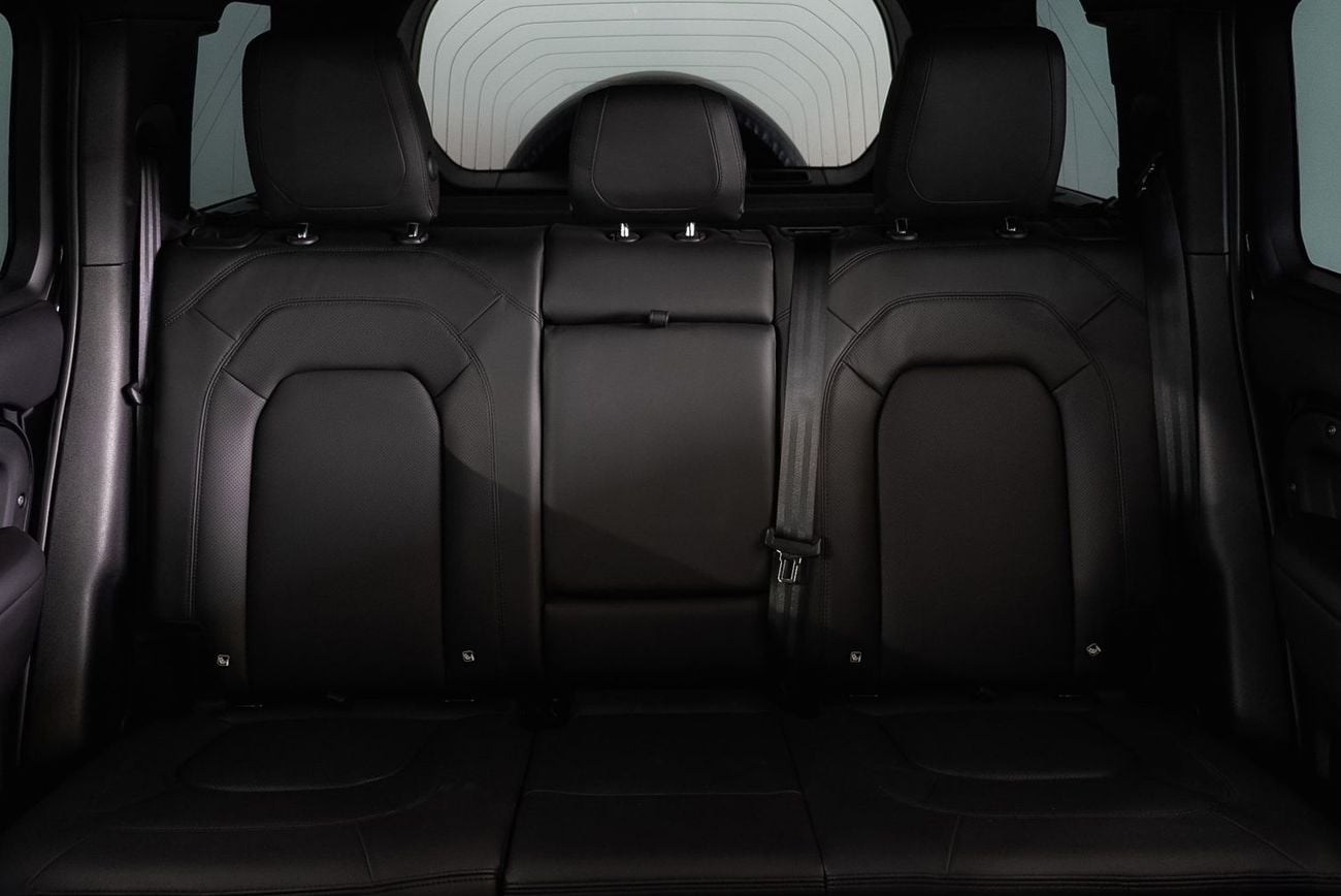 لاند روفر ديفندر 110 X P525 5.0L