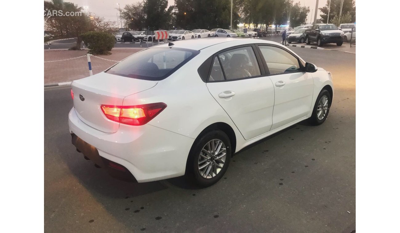 Kia Rio 1.4L with Power Sunroof