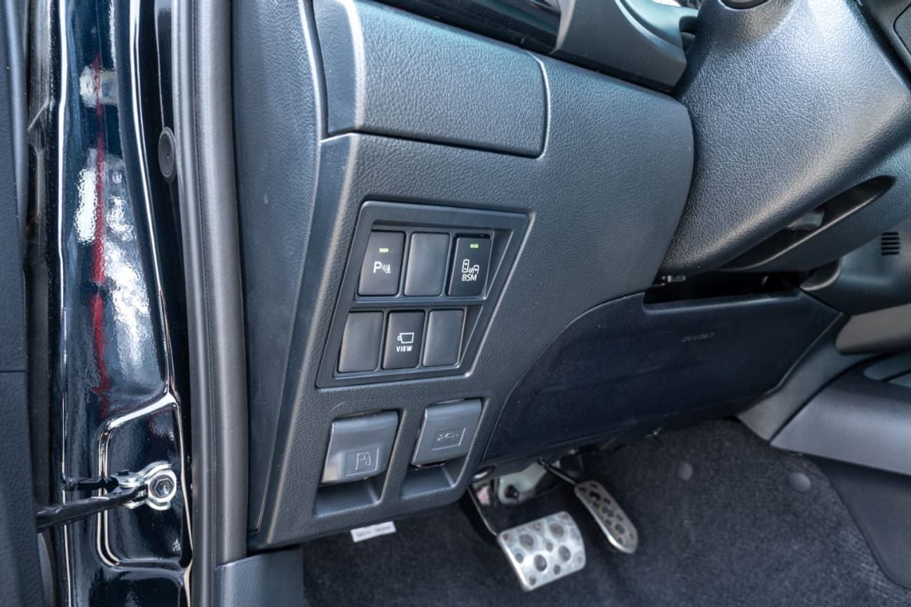 تويوتا هيلوكس GR-Sports | 2.8L | Diesel | 4x4 | Special Edition