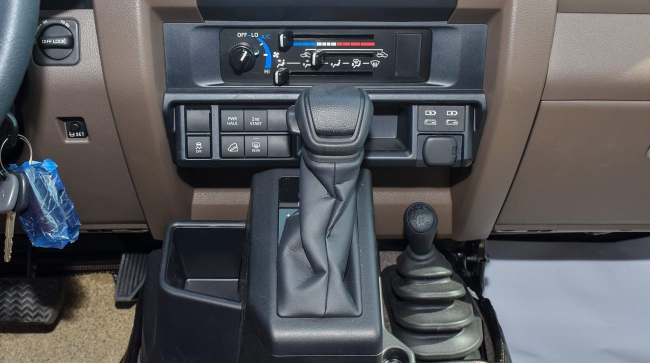 Toyota Land Cruiser 70 4.0L V6 A/T