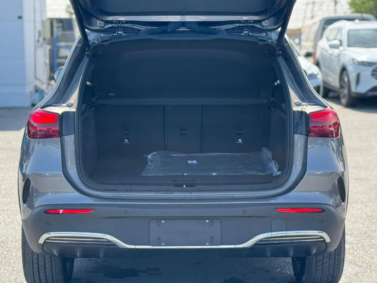 Mercedes-Benz EQA 250 MERCEDES BENZ  EQA260 2024