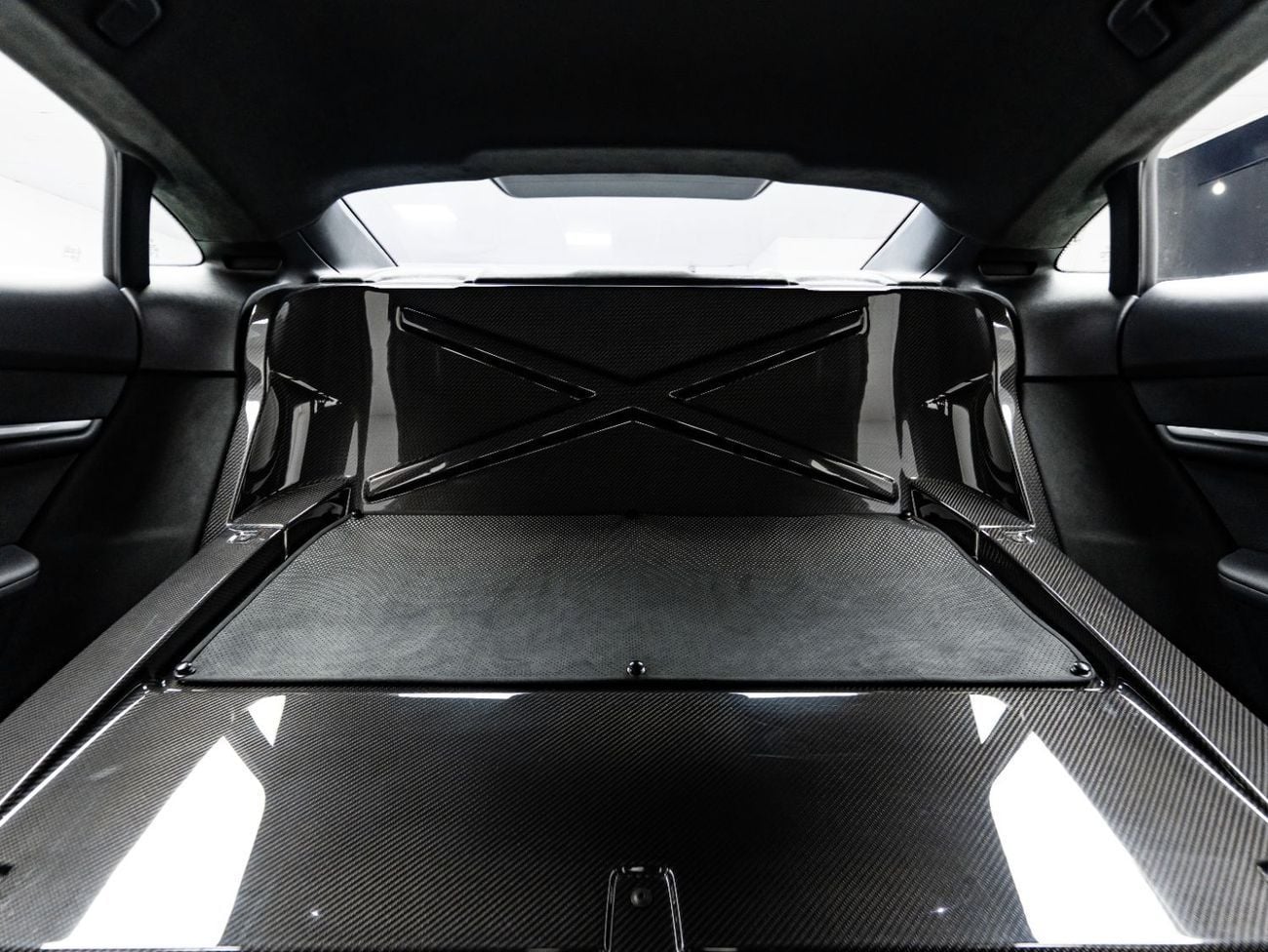 بورش تايكان 2025 Porsche Taycan Turbo GT, 2027 Porsche Warranty, Full Weissach Package, Very Low KMs, GCC