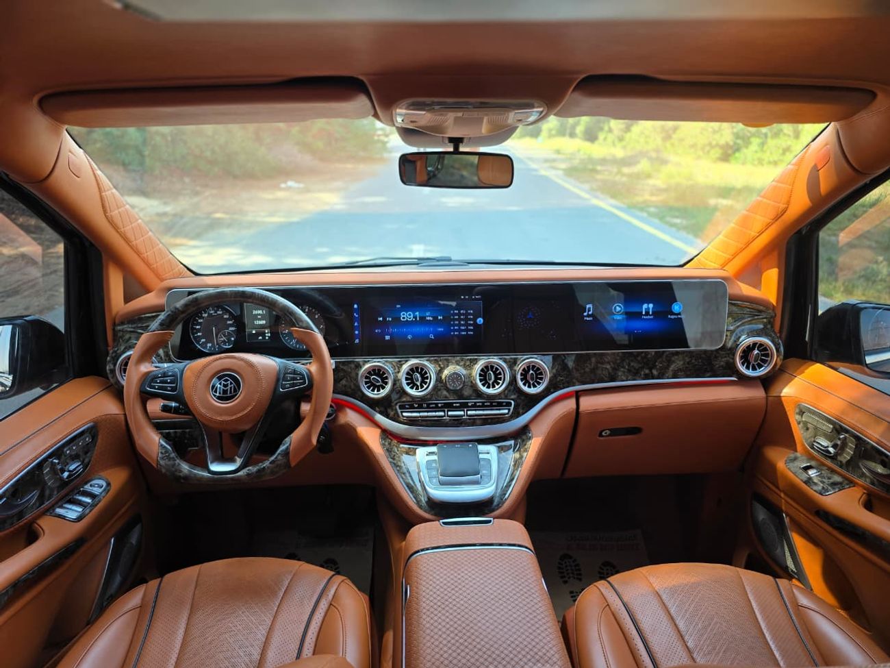 Mercedes-Benz V 250 Std 2.1L MERCEDES VITO 2023 // 2KEYS // LOW MILEGE // MAYBACH BODY KIT // PERFECT CONDITION