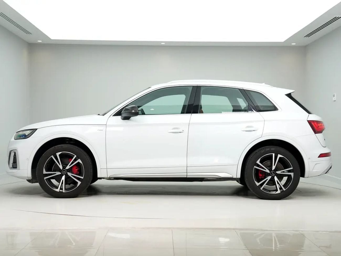 Audi Q5 45 TFSI S-LINE GCC specs LOW MILEAGE S line Quattro