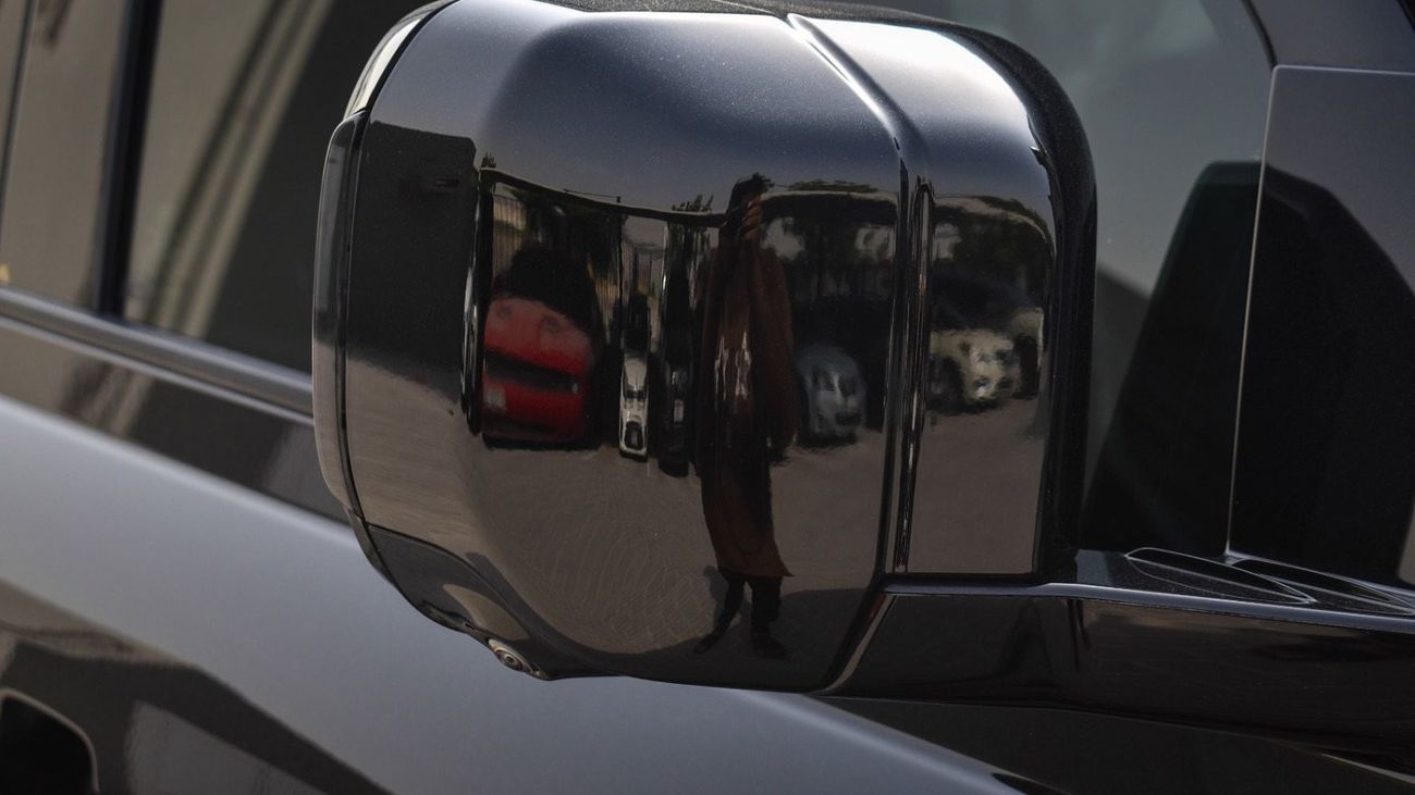 Land Rover Defender DEFENDER 110 V8 CANADIAN SPECS LOW MILEAGE