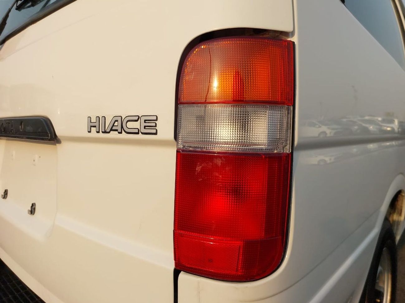 Toyota Hiace TOYOTA HIACE VAN RHD 2002 MODEL 2.0 L PETROL MANUAL(PM07906)