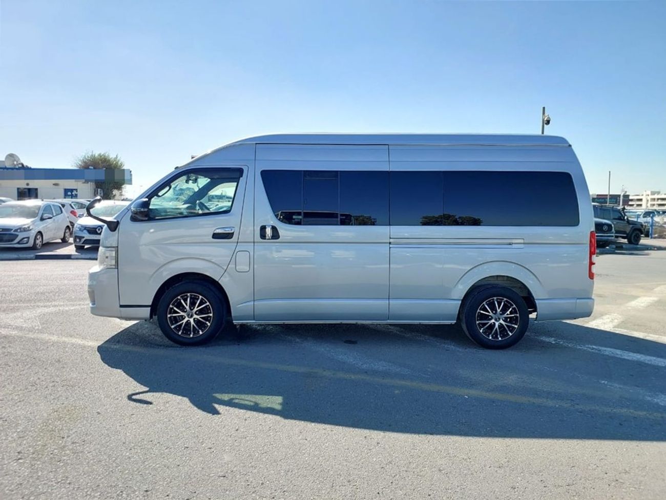 Toyota Hiace TOYOTA HIACE VAN RHD 2011 MODEL 3.0 L DIESEL AUTOMATIC(PM010795)