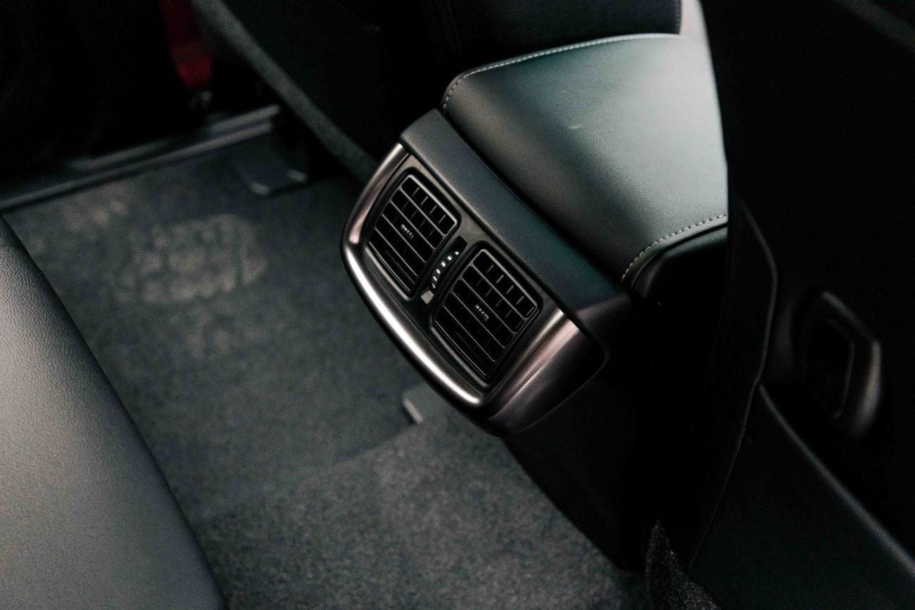 Toyota Hilux 4.0L - White Pearl + Black Me inside GR-S Red | Export Only