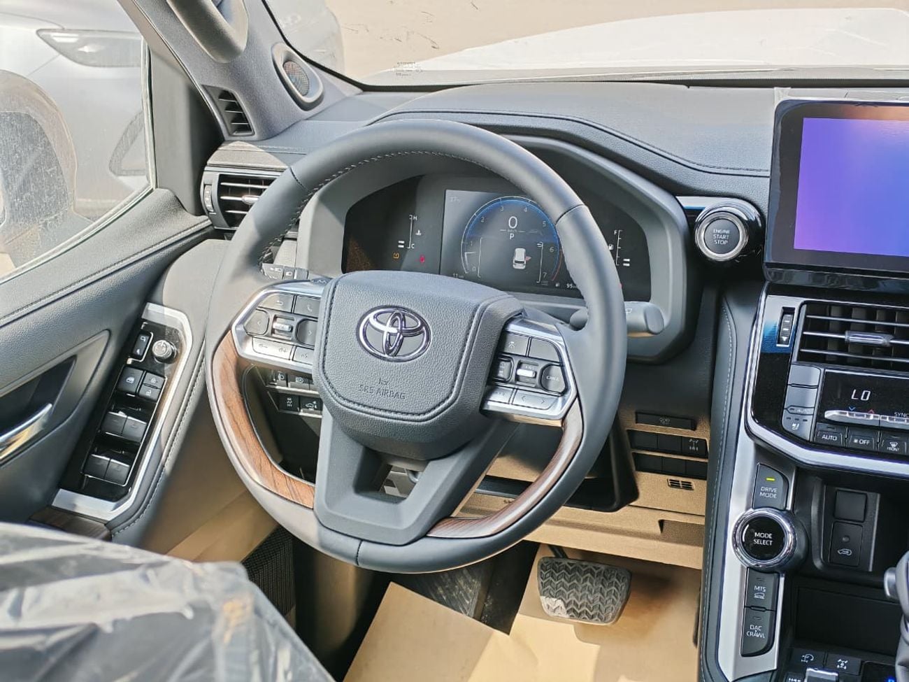 تويوتا لاند كروزر 2025 Toyota Land Cruiser LC300 GXR High-Option 3.5L V6 Twin Turbo Petrol A/T 4WD Export Only