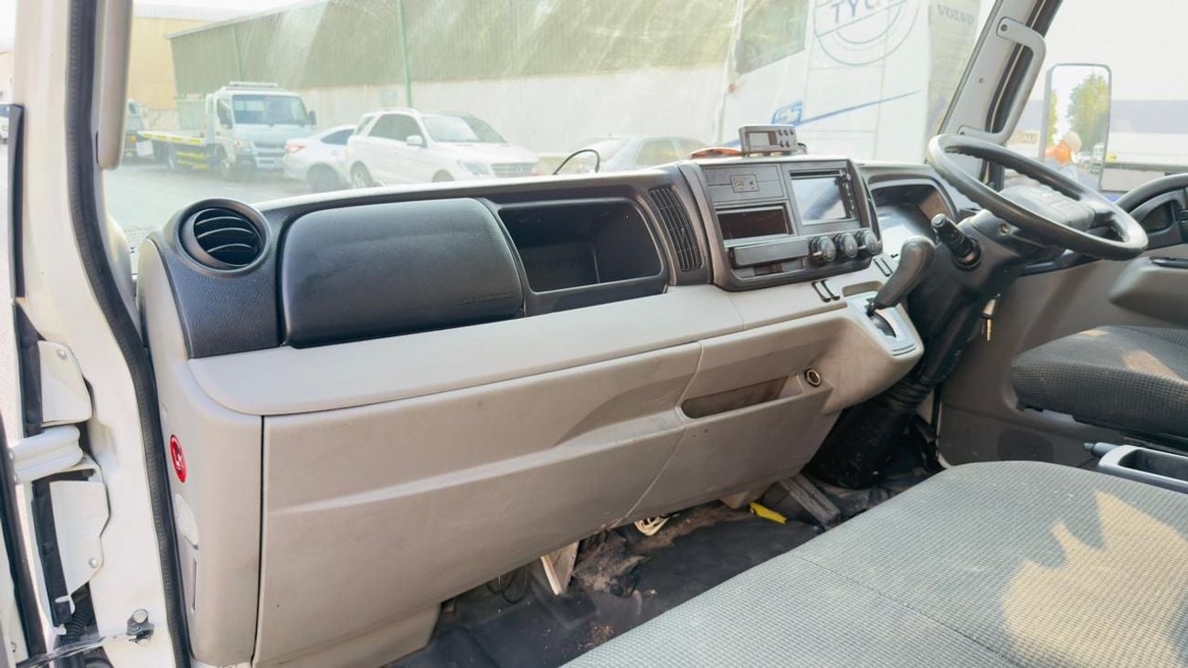 ميتسوبيشي كانتر فان -