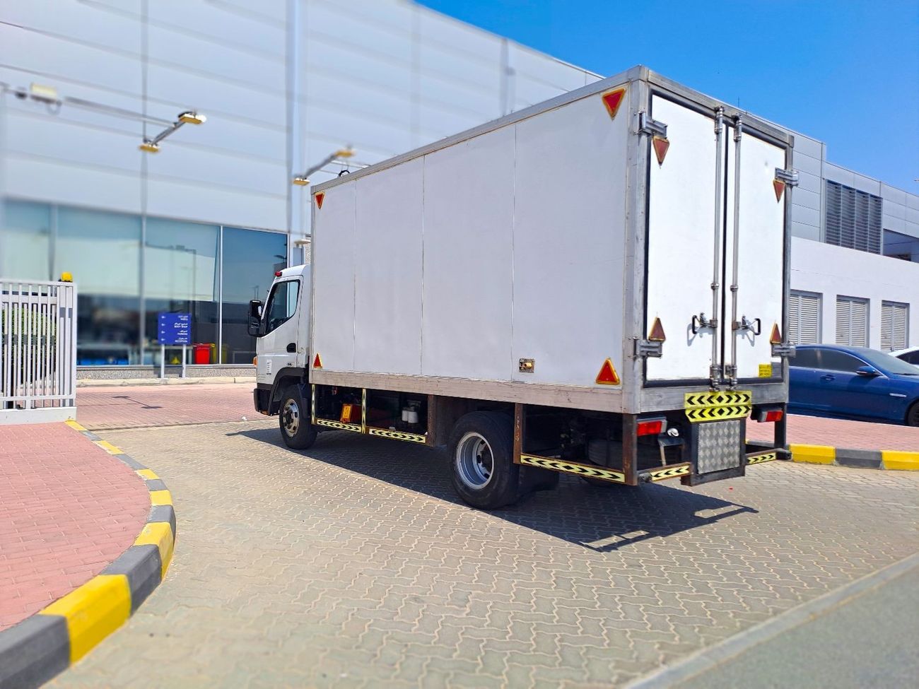 Mitsubishi Fuso Canter GCC CHILLER