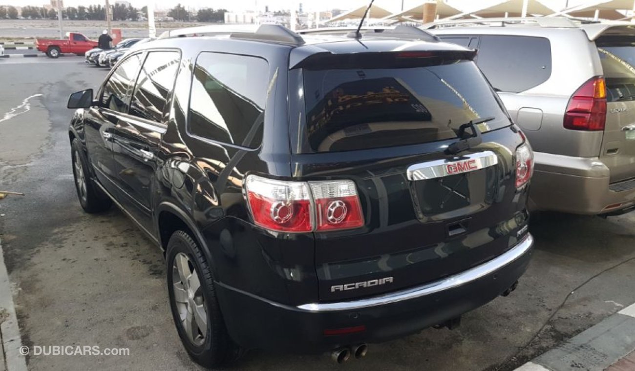 GMC Acadia 2012 Gulf Model No. 2 without accidents in excellent condition