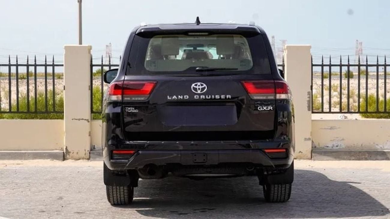 تويوتا لاند كروزر 2026 Toyota Land Cruiser GXR 3.5L AT Petrol (Black-Beige)