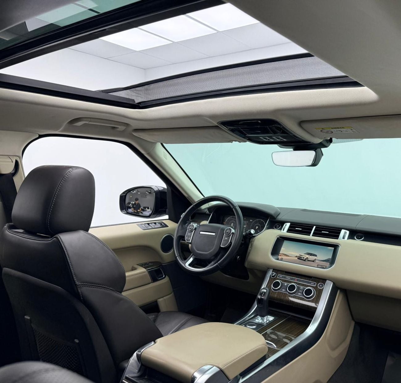 Land Rover Range Rover Sport HSE 3.0L (340 HP) 2017 Range Rover Sport HSE, Full Land Rover Service History, GCC